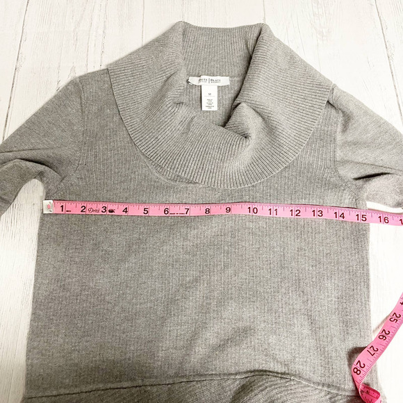 White House Black Market Grey Ribbed Cowl Neck Sweater Asymmetrical Waist Medium - Picture 11 of 11